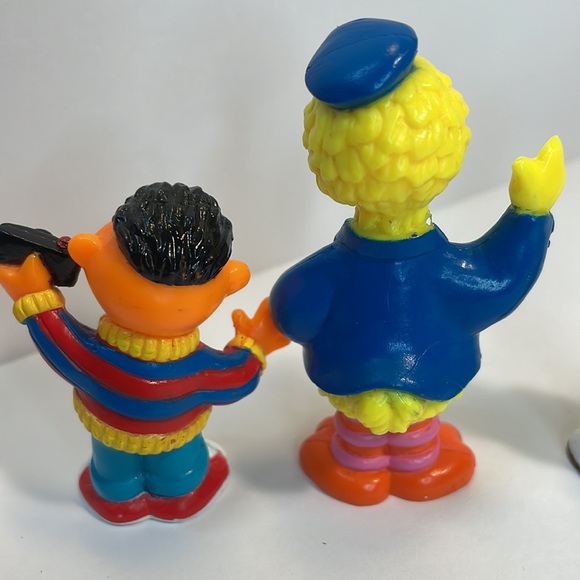 Vintage 1990s Sesame Street Action Figures - Picture 4 of 7